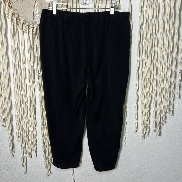 Eileen Fisher Black Cropped 100% Tencel Pant Size LP - Picture 6 of 9